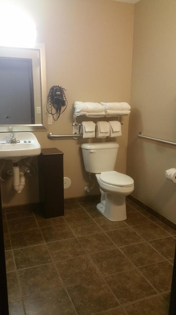 Canby Inn And Suites Εξωτερικό φωτογραφία